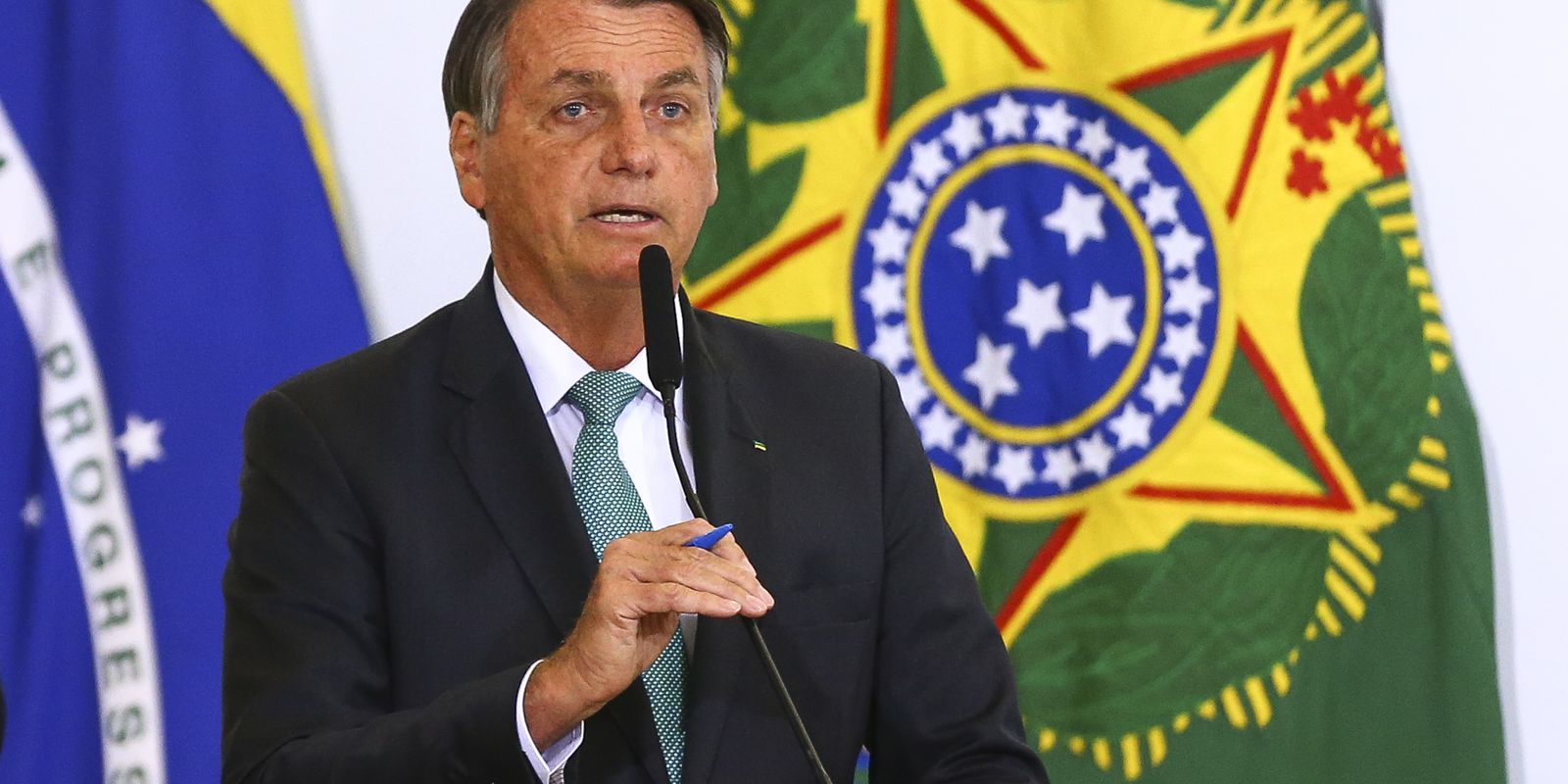 Bolsonaro imitou doente de covid sem Ar?