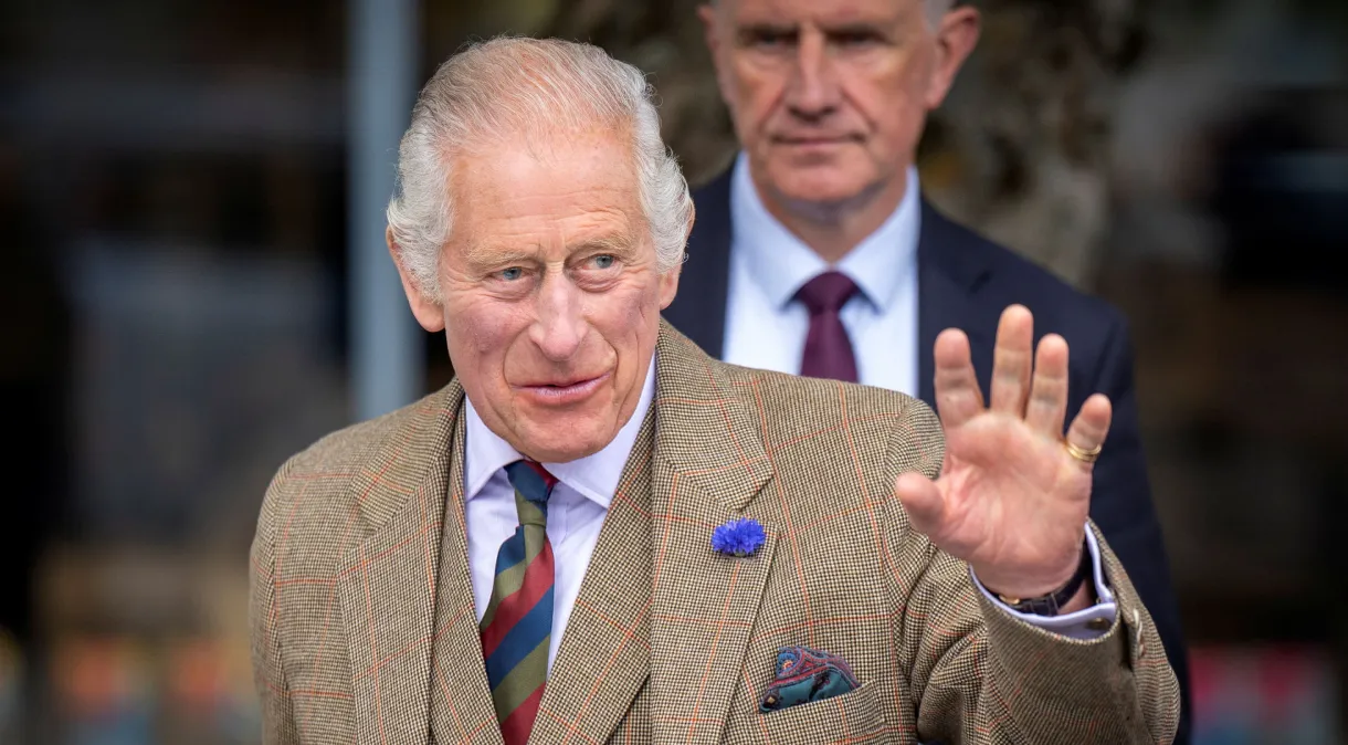 Morte do Rei Charles: Imprensa Britânica Antecipa Anúncio Iminente