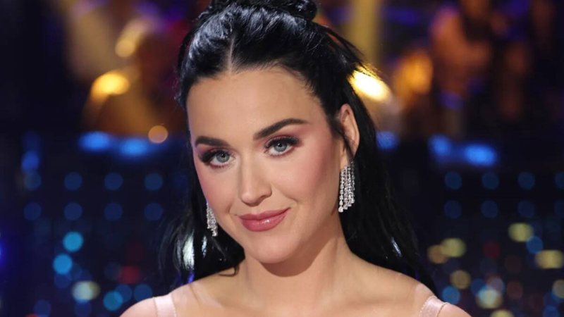 Katy Perry entra no Estrela da Casa ao vivo