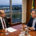 Coordenador de Flávio Bolsonaro se reúne com Gilmar Mendes