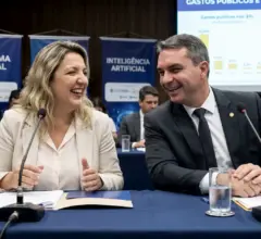 Economista de Flávio Bolsonaro quer trocar concursados por Inteligência Artificial