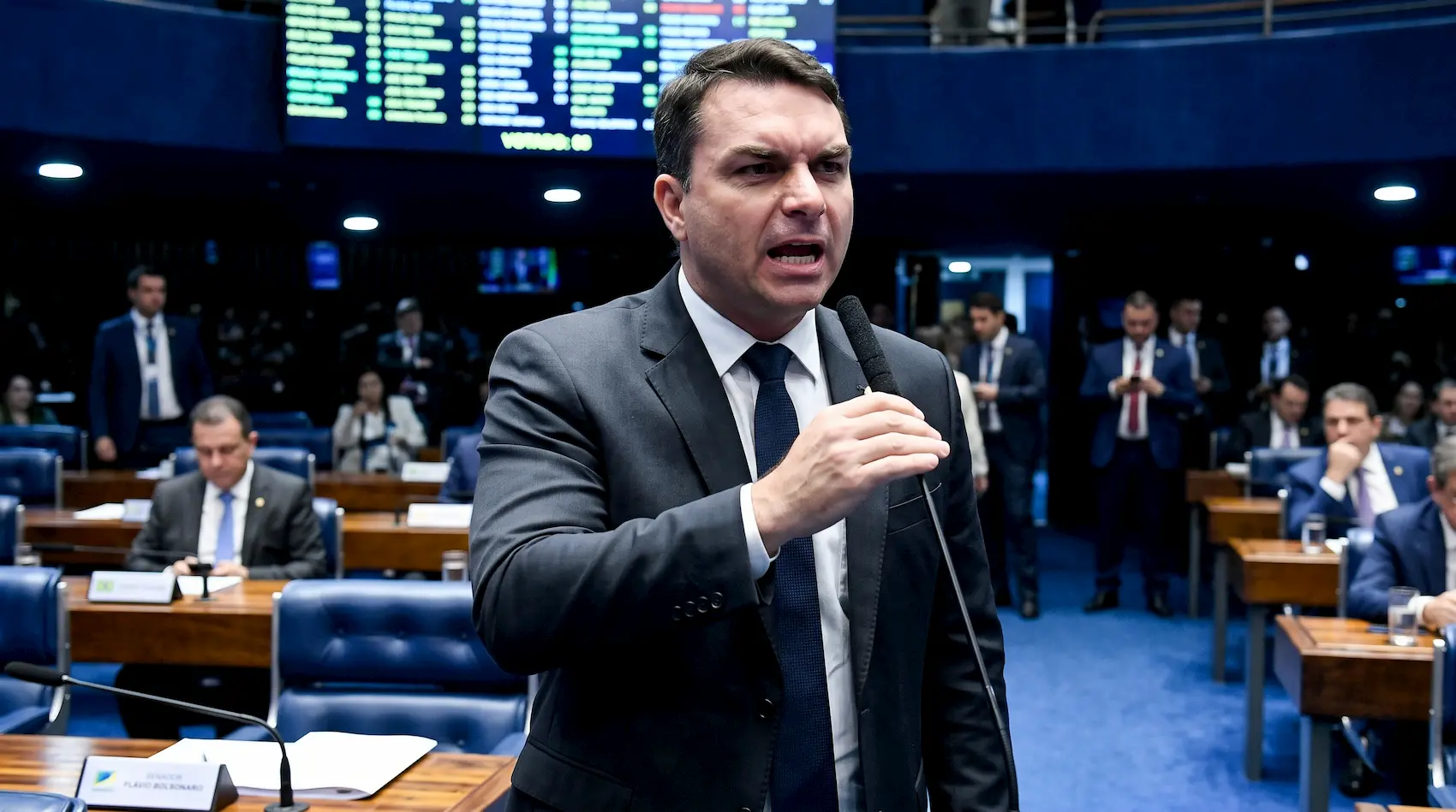 Flavio Bolsonaro tentou barrar cotas e deficientes no IFES - Veja Docs e provas!