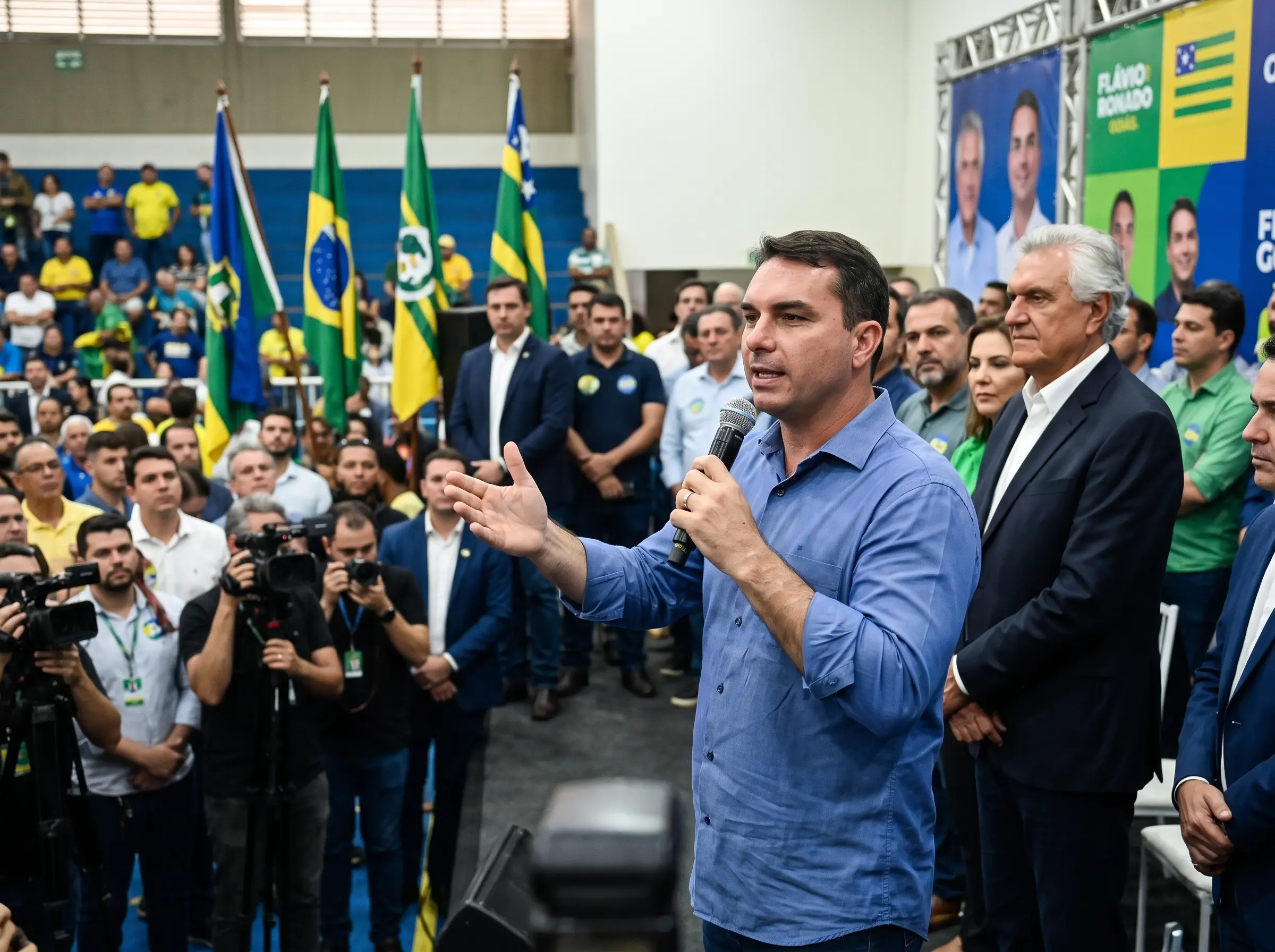 Em vídeo, Flávio Bolsonaro afirma que grupo governará por décadas! Em vídeo, Flávio Bolsonaro afirma que grupo governará por décadas!